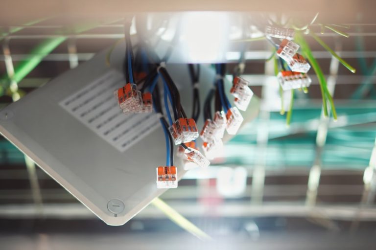 Elektrik Firmaları İçin 2023 Yılına Özel Öneriler: Doğru Tercih İçin Bilmeniz Gerekenler